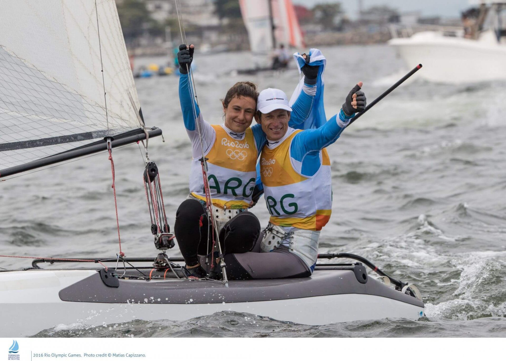 foto de Santiago Lange y Cecilia Carranza en su nacra 17