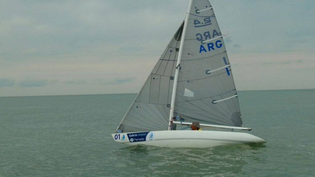 Vela Adaptada 2.4 - Sponsor Galicia Eminent y Parrado