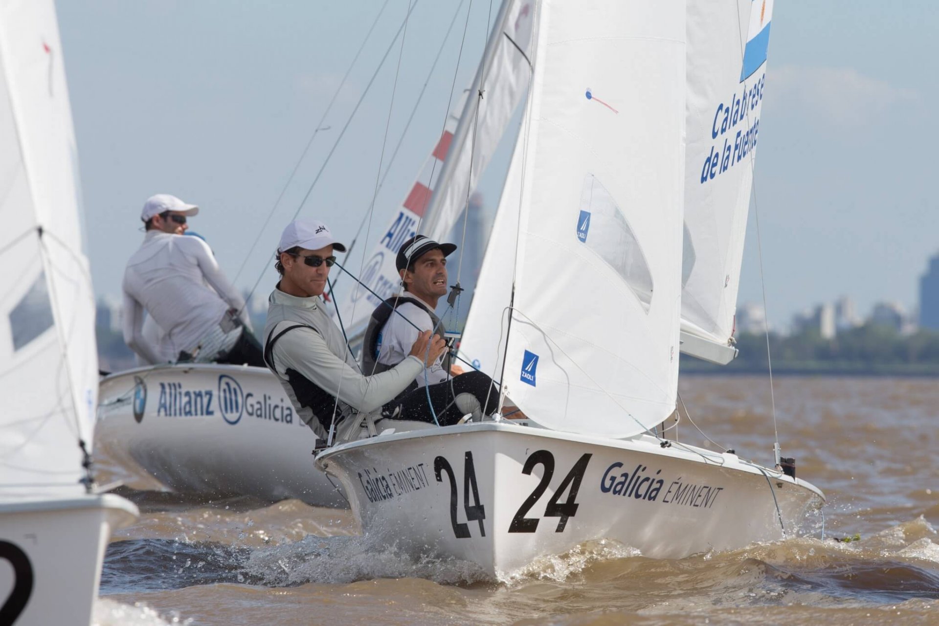 Juan De La Fuente y Lucas Calabrese navegando juntos
