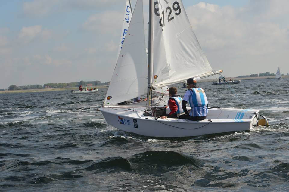 Barco argentino compitiendo en el Mundial de Cadet en Holanda