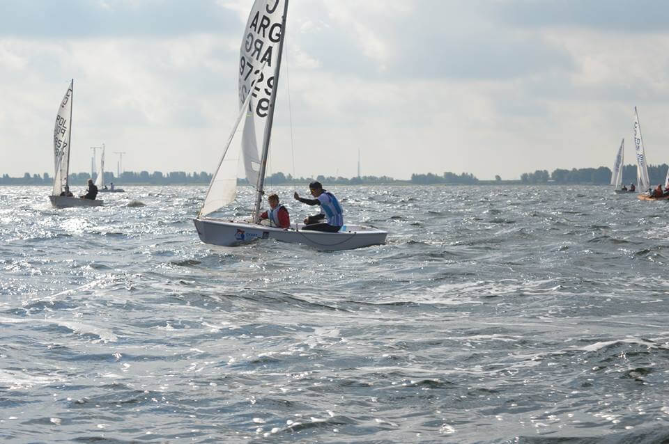 Barco argentino compitiendo en el Mundial de Cadet