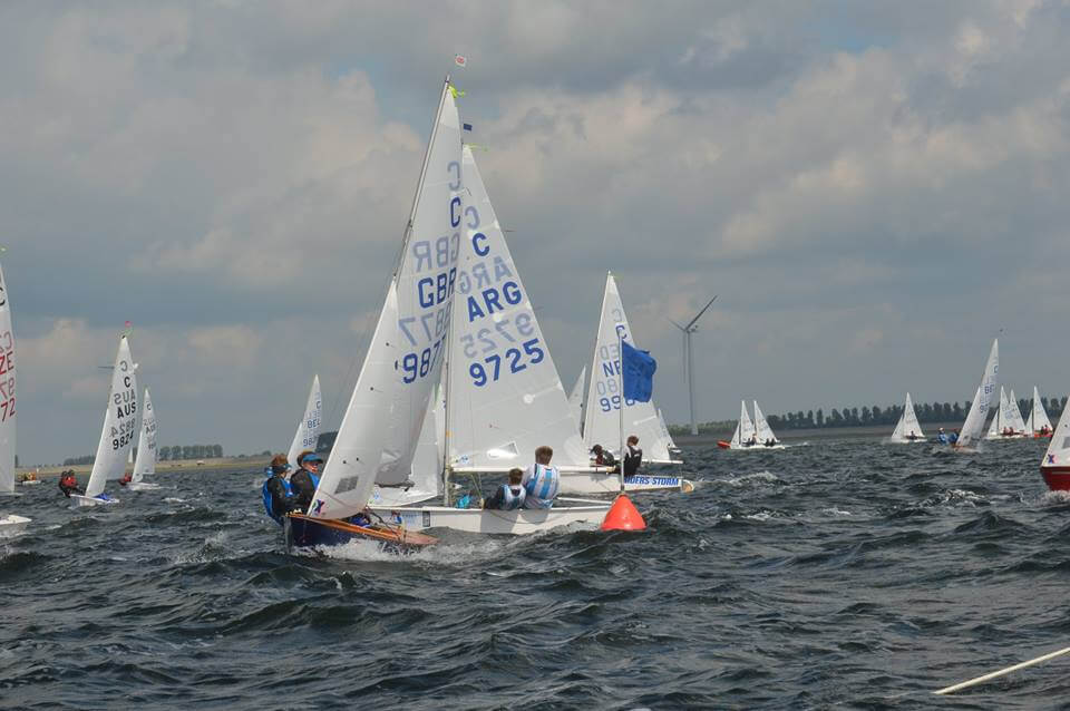 Cadet argentino en regata