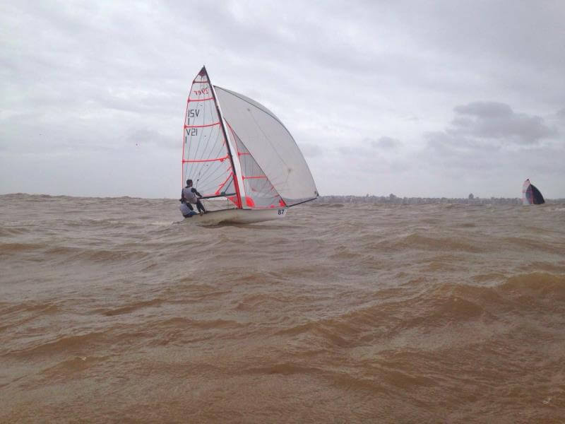 Aviso de Regatas - Campeonatos de las clases 29er y 420 - Yacht Club Uruguayo