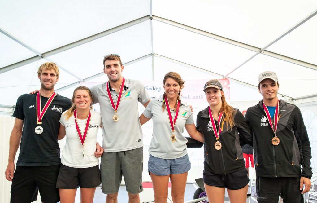 Podio en Japón de Majdalani y Bosco