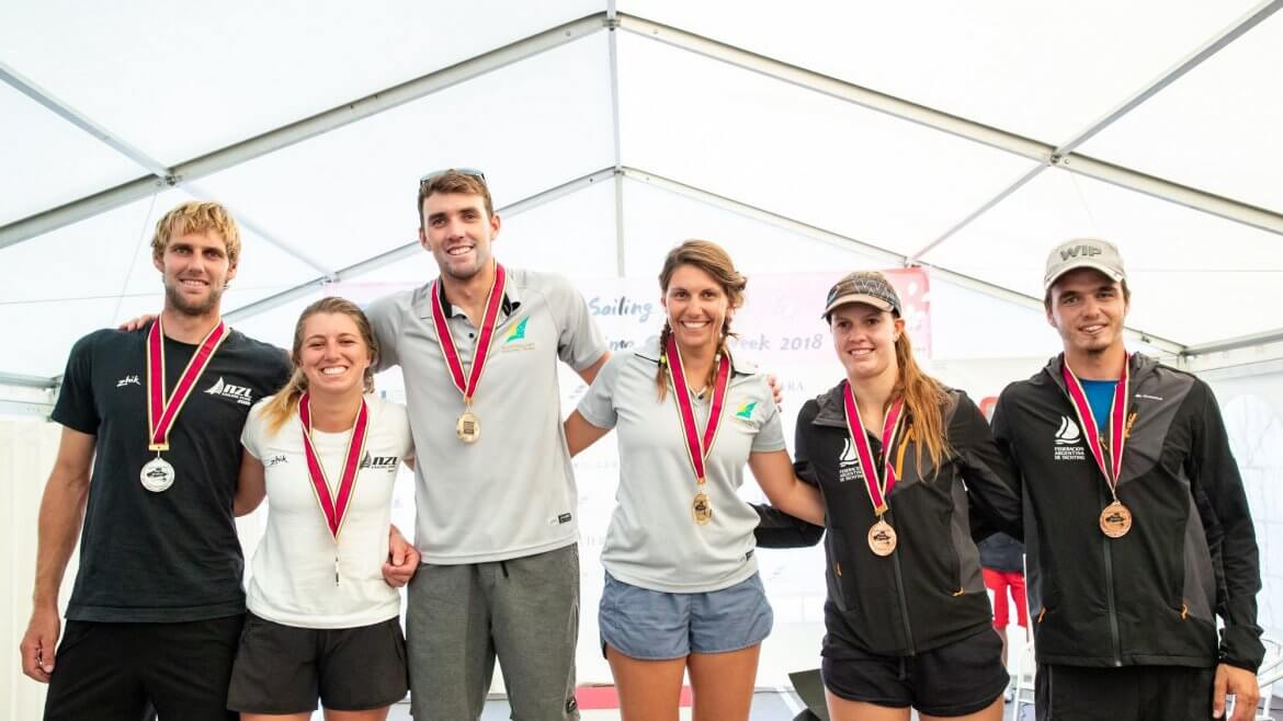 Podio en Japón de Majdalani y Bosco