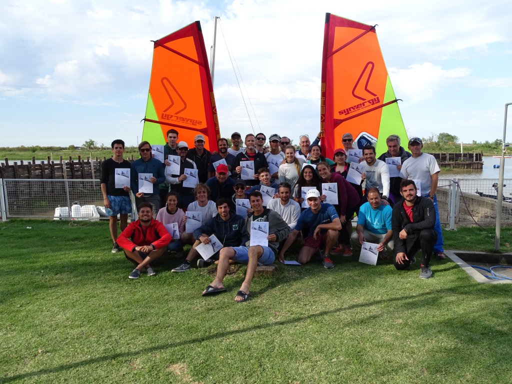 Curso Técnico FAY en San Nicolás - Grupo con Diplomas