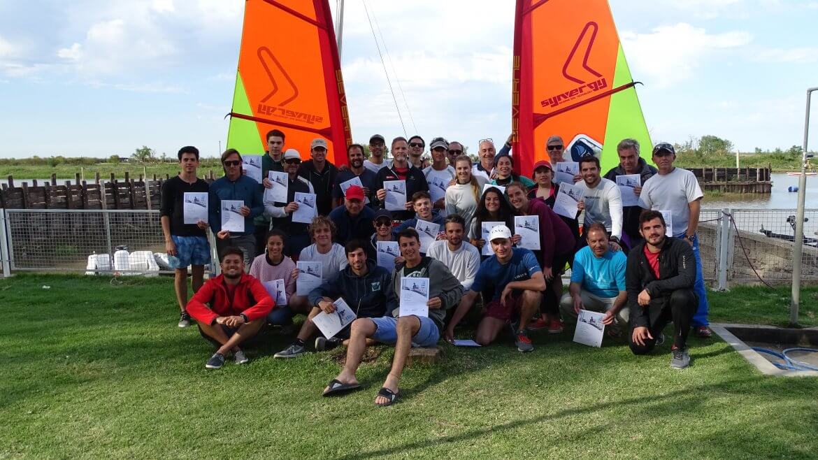 Curso Técnico FAY en San Nicolás - Grupo con Diplomas