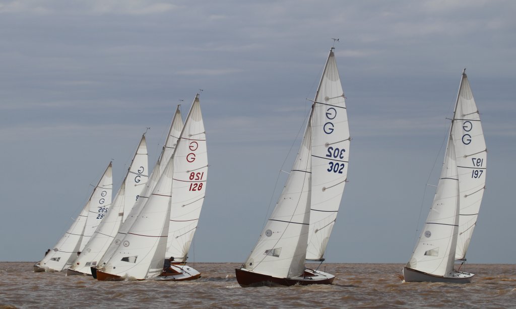 Barcos Clase Grumete navegando