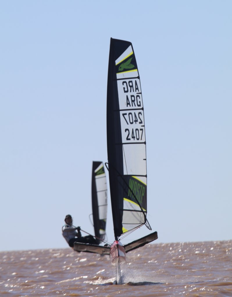 Clase Waszp navegando