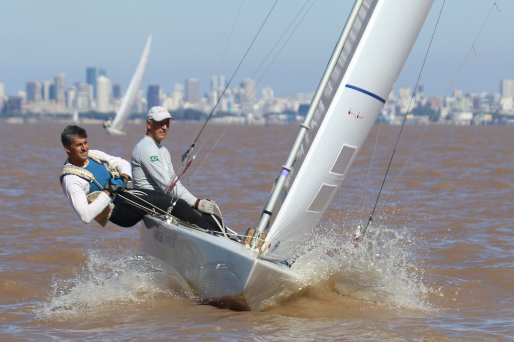 San Isidro Labrador 2019 - Barco navegando en plena regata