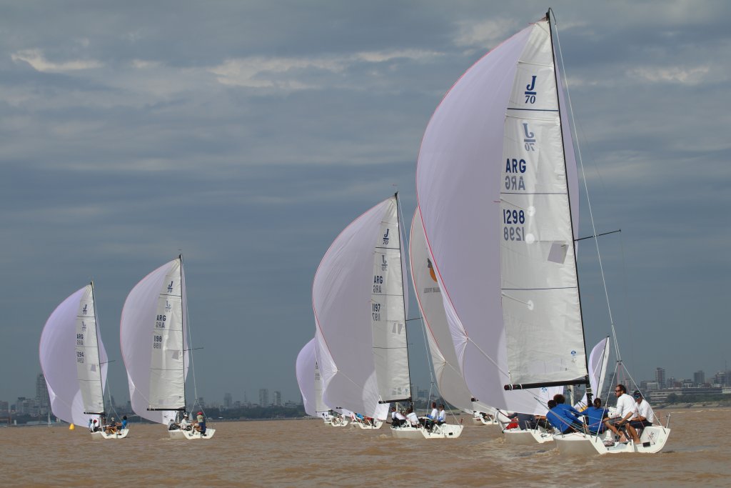 San Isidro Labrador - Barcos J70 navegando
