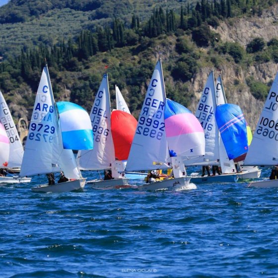 Campeonato Mundial de Cadet - Italia 2021 - barcos navegando